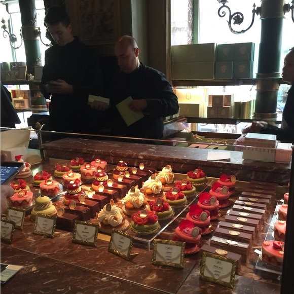 Laduree Les Secrets Keychain/Bag charm - Picture 7 of 8